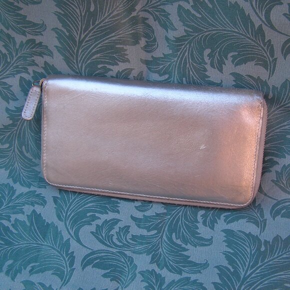 RARE Authentic CHANEL Silver Leather Wallet EUC with Card - Picture 6 of 15